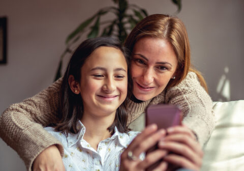 How to help kids build healthy social media habits