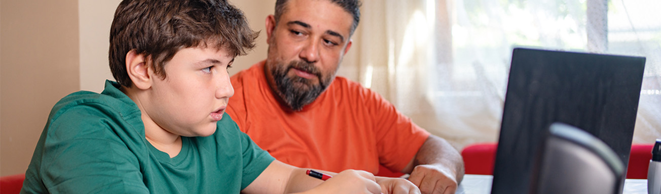 2022-12-What to do if your child sees something inappropriate online_Hero what to do when your child looks up inappropriate content