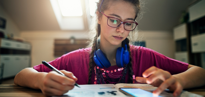 2023-03 How to help your child focus better_Inside_Page How technology affects focus