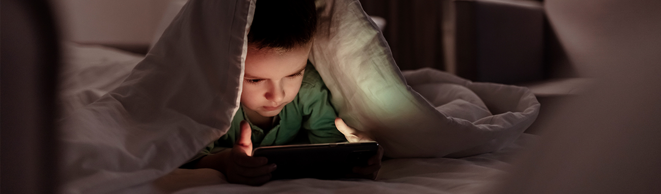 How to prevent gaming addiction in children_BlogRebranding_InsideImage_Cover_BlogImage_Desktop boy playing with tablet