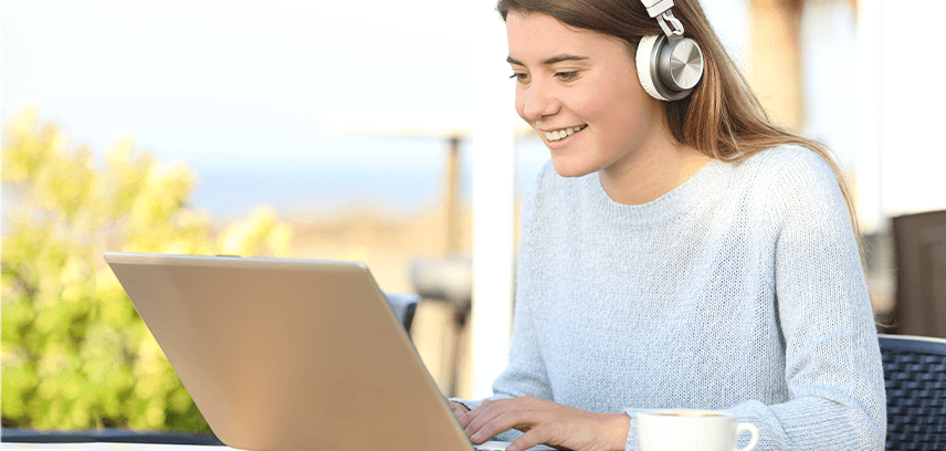 CrunchyRoll_BlogRebranding_Insideimage_Desktop Technology tips to help with the back to school routine